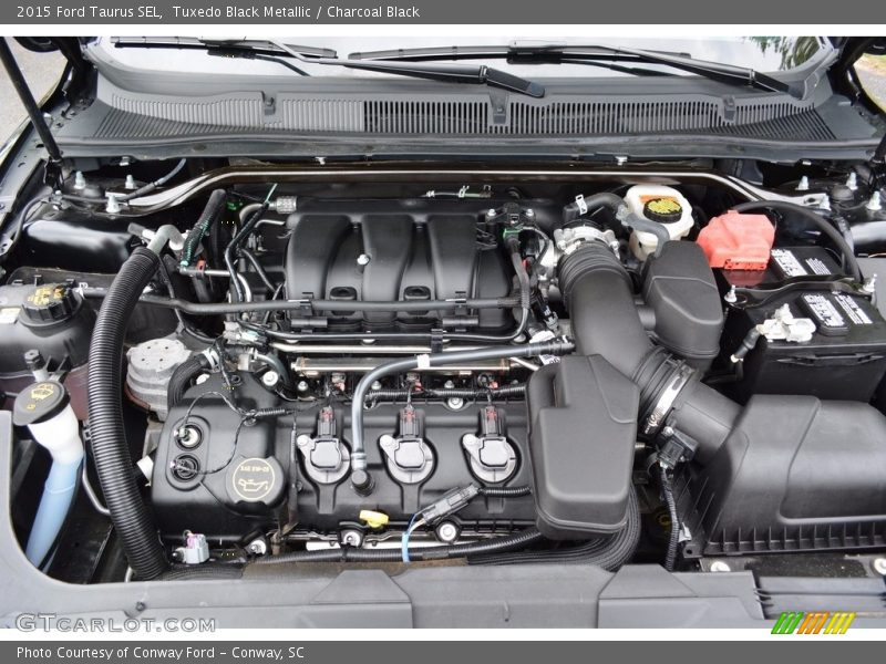 Tuxedo Black Metallic / Charcoal Black 2015 Ford Taurus SEL