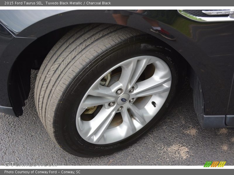 Tuxedo Black Metallic / Charcoal Black 2015 Ford Taurus SEL