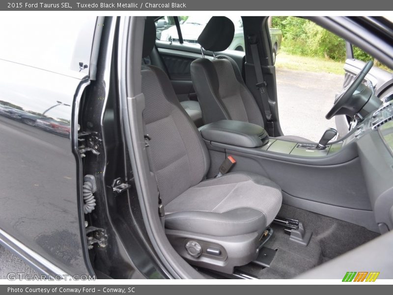 Tuxedo Black Metallic / Charcoal Black 2015 Ford Taurus SEL