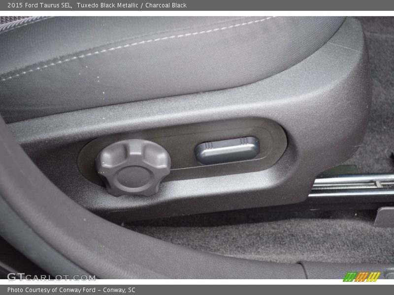 Tuxedo Black Metallic / Charcoal Black 2015 Ford Taurus SEL