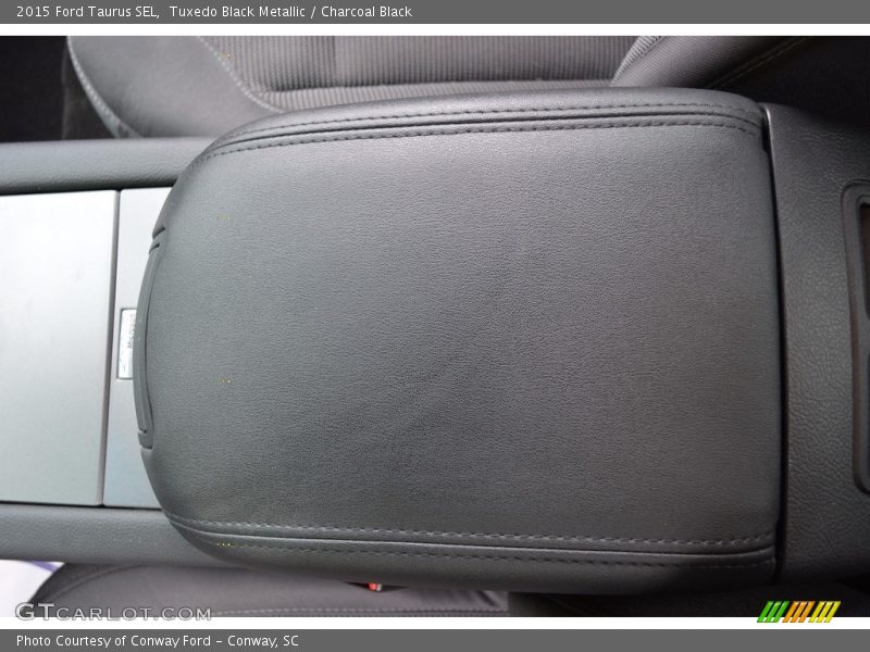Tuxedo Black Metallic / Charcoal Black 2015 Ford Taurus SEL