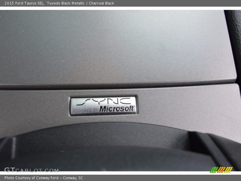 Tuxedo Black Metallic / Charcoal Black 2015 Ford Taurus SEL