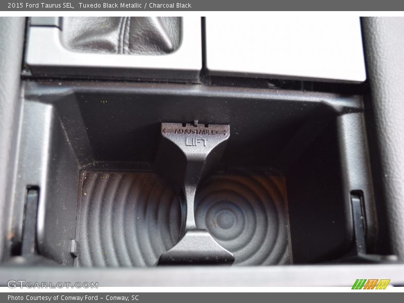 Tuxedo Black Metallic / Charcoal Black 2015 Ford Taurus SEL