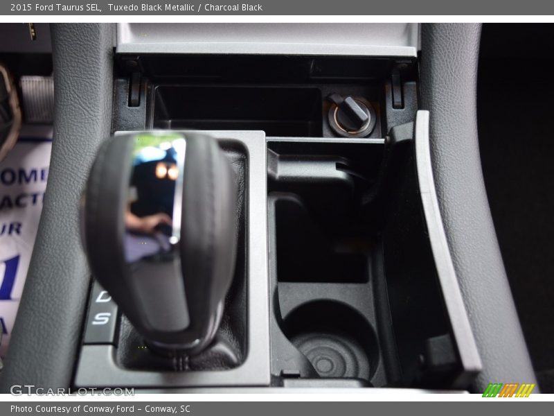 Tuxedo Black Metallic / Charcoal Black 2015 Ford Taurus SEL