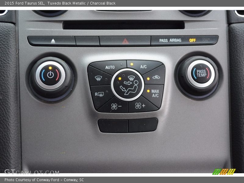 Tuxedo Black Metallic / Charcoal Black 2015 Ford Taurus SEL