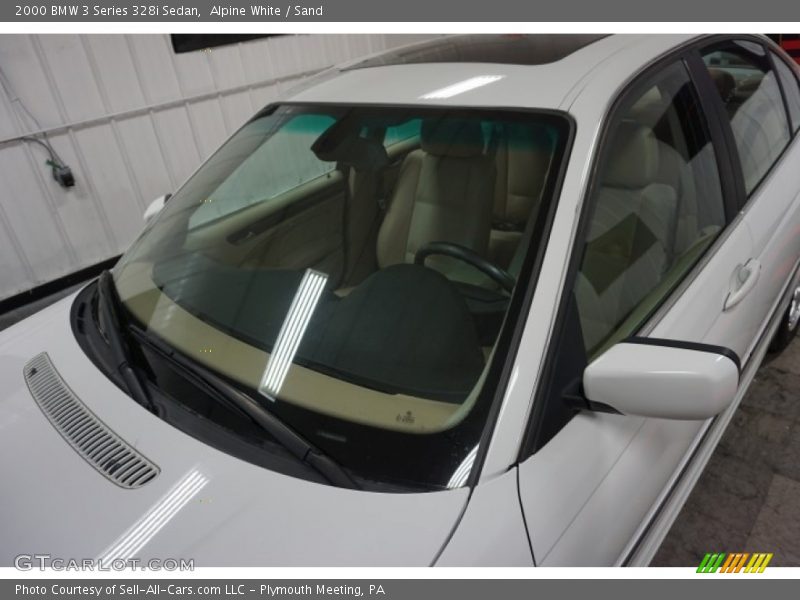 Alpine White / Sand 2000 BMW 3 Series 328i Sedan