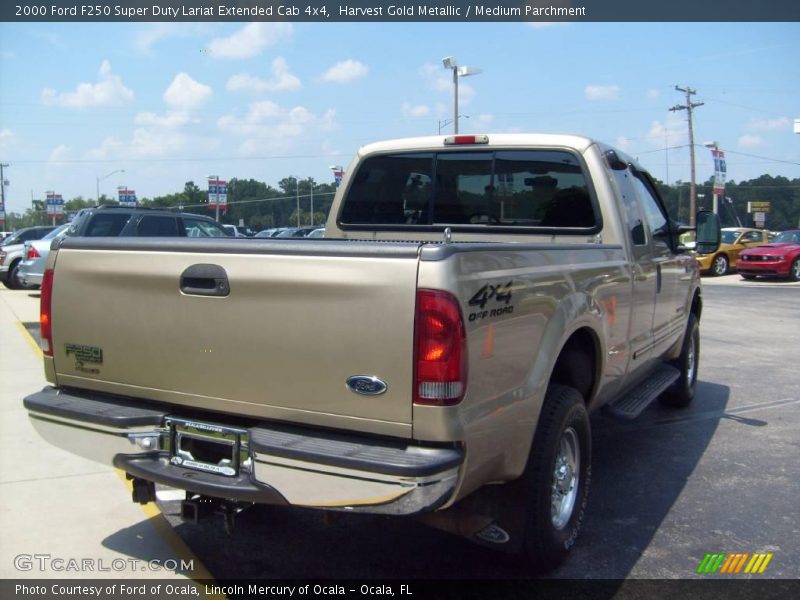 Harvest Gold Metallic / Medium Parchment 2000 Ford F250 Super Duty Lariat Extended Cab 4x4