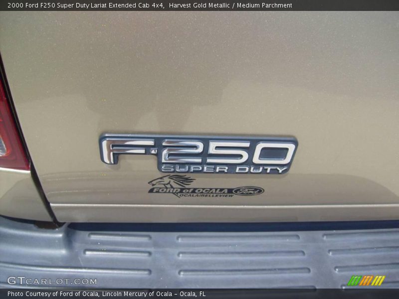 Harvest Gold Metallic / Medium Parchment 2000 Ford F250 Super Duty Lariat Extended Cab 4x4