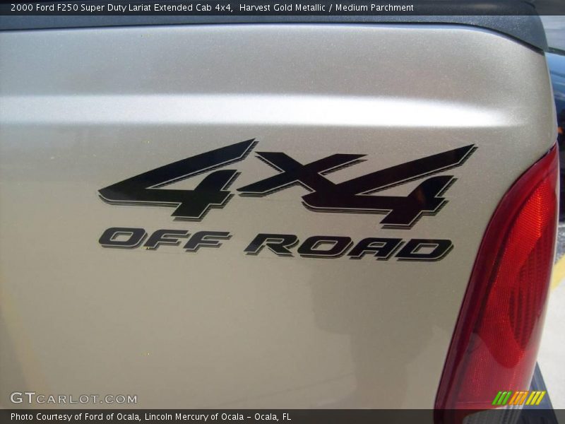 Harvest Gold Metallic / Medium Parchment 2000 Ford F250 Super Duty Lariat Extended Cab 4x4