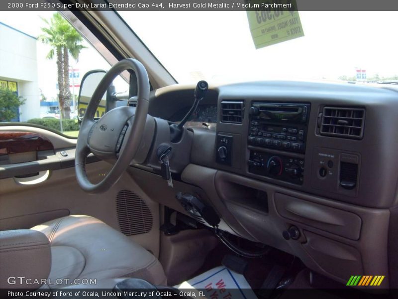 Harvest Gold Metallic / Medium Parchment 2000 Ford F250 Super Duty Lariat Extended Cab 4x4