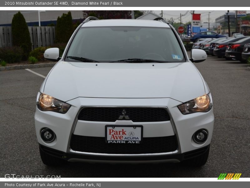 Diamond White Pearl / Black 2010 Mitsubishi Outlander SE 4WD