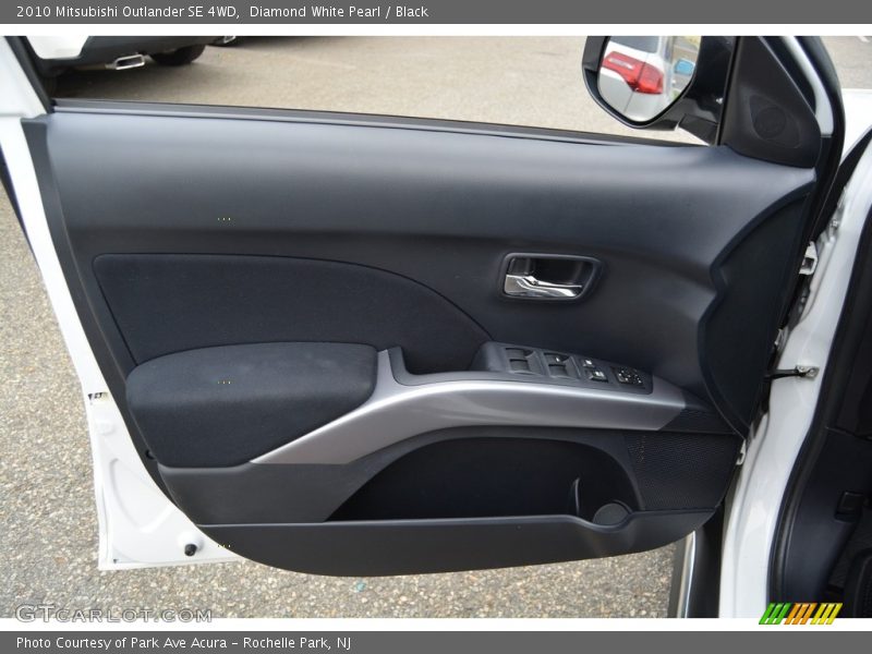 Diamond White Pearl / Black 2010 Mitsubishi Outlander SE 4WD