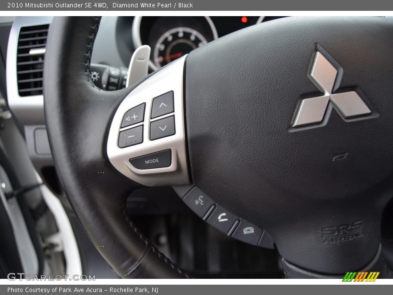 Diamond White Pearl / Black 2010 Mitsubishi Outlander SE 4WD