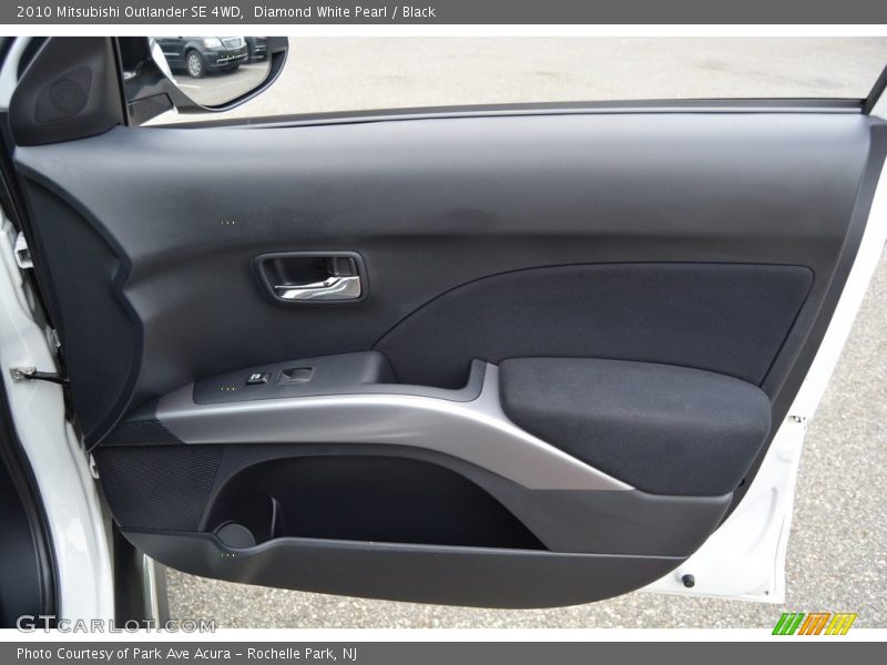 Diamond White Pearl / Black 2010 Mitsubishi Outlander SE 4WD