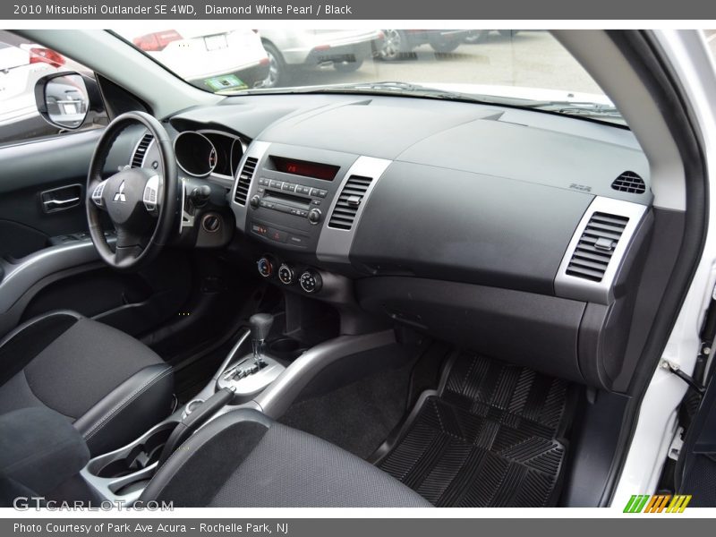Diamond White Pearl / Black 2010 Mitsubishi Outlander SE 4WD