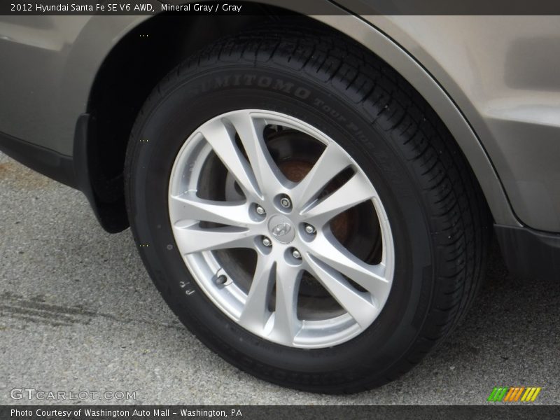Mineral Gray / Gray 2012 Hyundai Santa Fe SE V6 AWD