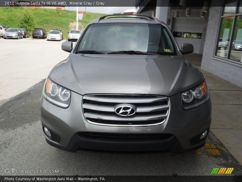 Mineral Gray / Gray 2012 Hyundai Santa Fe SE V6 AWD