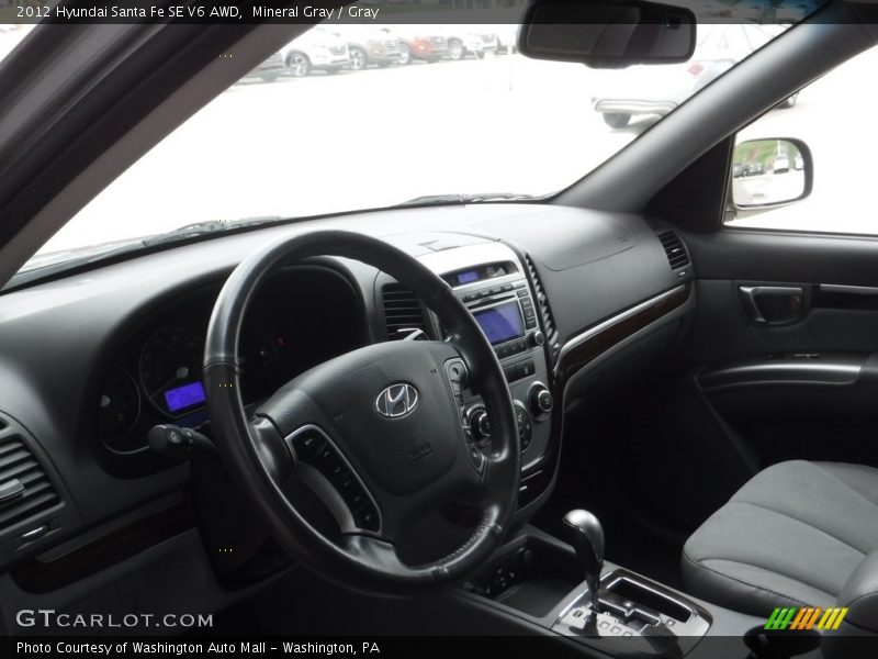 Mineral Gray / Gray 2012 Hyundai Santa Fe SE V6 AWD