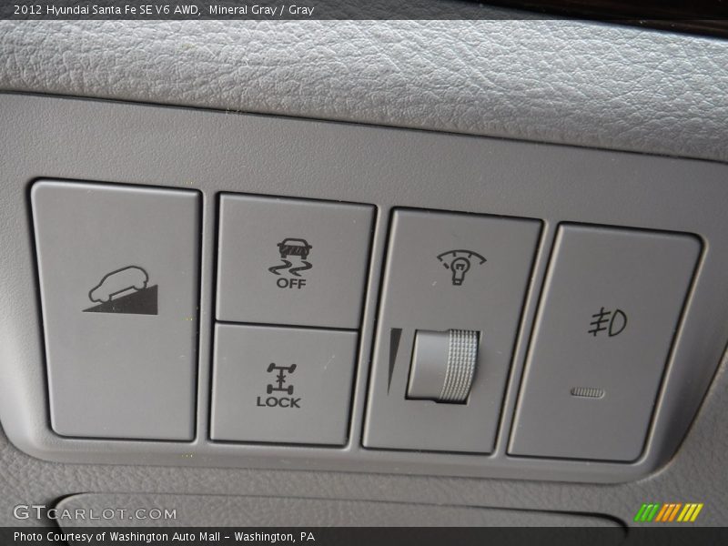 Mineral Gray / Gray 2012 Hyundai Santa Fe SE V6 AWD