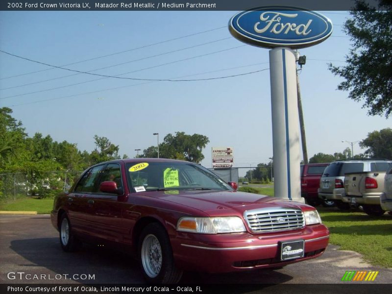 Matador Red Metallic / Medium Parchment 2002 Ford Crown Victoria LX