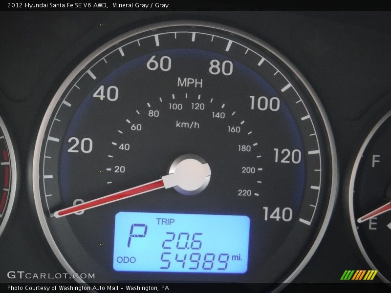 Mineral Gray / Gray 2012 Hyundai Santa Fe SE V6 AWD