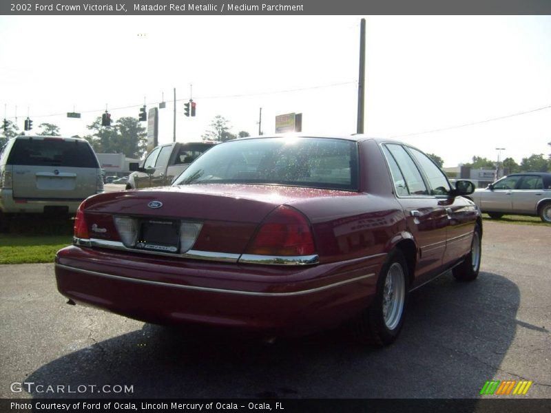 Matador Red Metallic / Medium Parchment 2002 Ford Crown Victoria LX