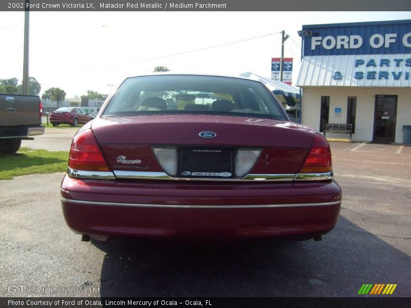 Matador Red Metallic / Medium Parchment 2002 Ford Crown Victoria LX