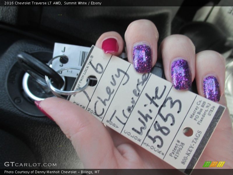 Summit White / Ebony 2016 Chevrolet Traverse LT AWD