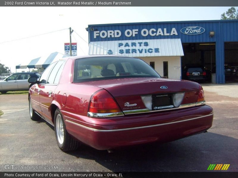 Matador Red Metallic / Medium Parchment 2002 Ford Crown Victoria LX