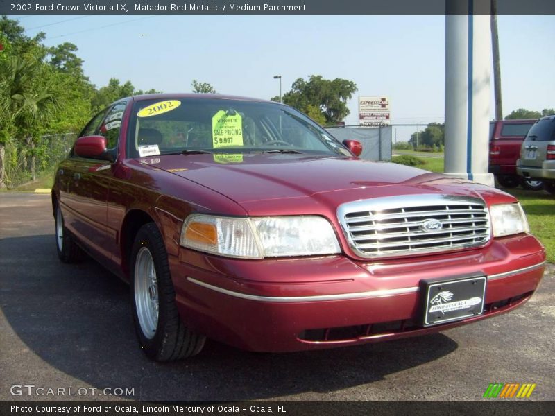 Matador Red Metallic / Medium Parchment 2002 Ford Crown Victoria LX
