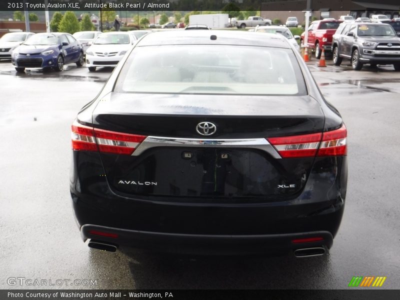 Attitude Black Pearl / Almond 2013 Toyota Avalon XLE