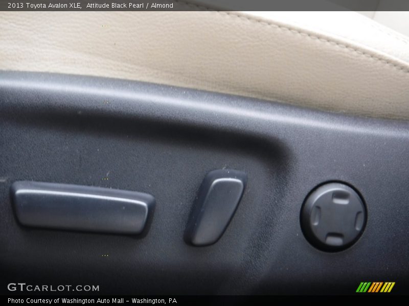 Attitude Black Pearl / Almond 2013 Toyota Avalon XLE