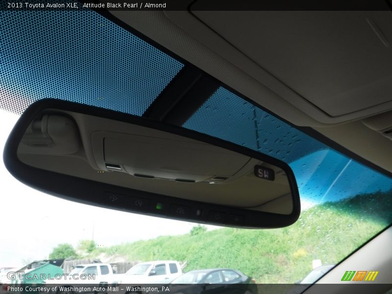 Attitude Black Pearl / Almond 2013 Toyota Avalon XLE