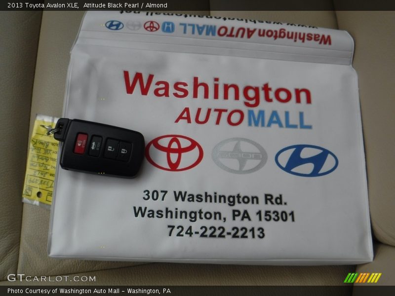 Attitude Black Pearl / Almond 2013 Toyota Avalon XLE