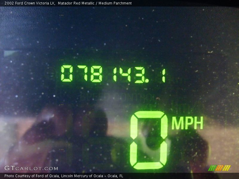 Matador Red Metallic / Medium Parchment 2002 Ford Crown Victoria LX