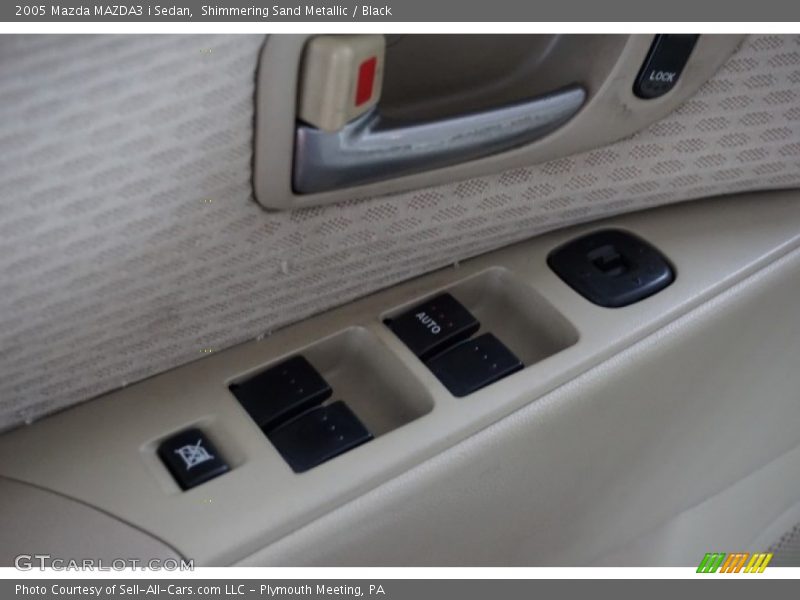 Shimmering Sand Metallic / Black 2005 Mazda MAZDA3 i Sedan