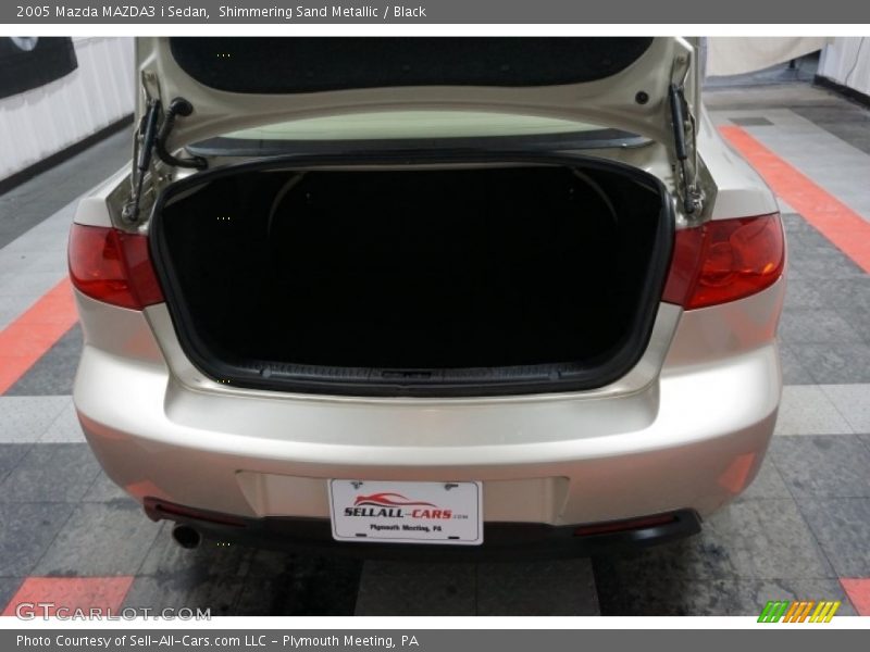 Shimmering Sand Metallic / Black 2005 Mazda MAZDA3 i Sedan