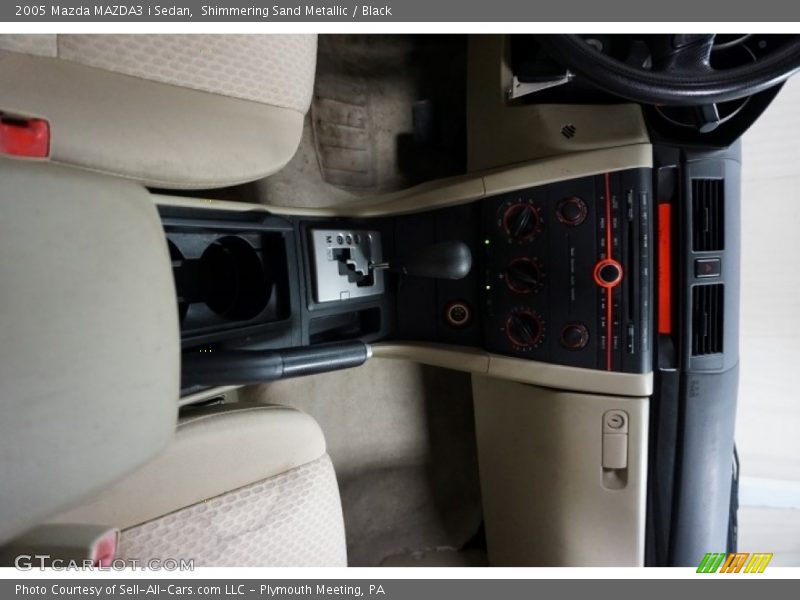 Shimmering Sand Metallic / Black 2005 Mazda MAZDA3 i Sedan