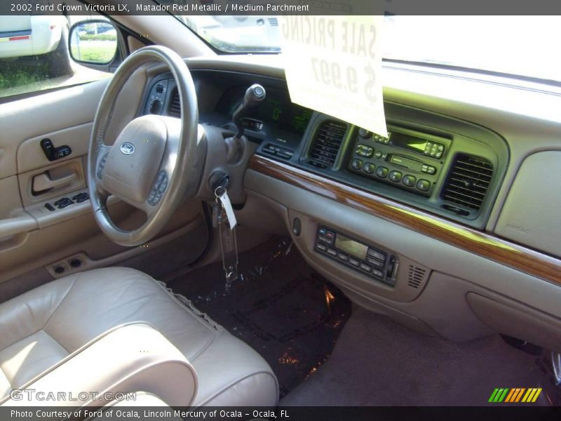 Matador Red Metallic / Medium Parchment 2002 Ford Crown Victoria LX