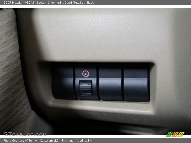 Shimmering Sand Metallic / Black 2005 Mazda MAZDA3 i Sedan