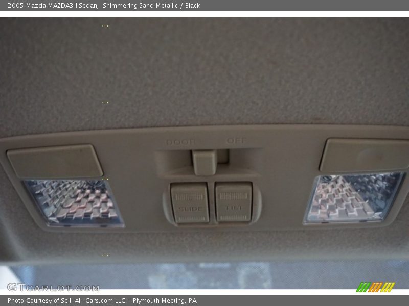 Shimmering Sand Metallic / Black 2005 Mazda MAZDA3 i Sedan