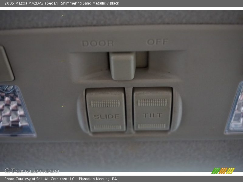 Shimmering Sand Metallic / Black 2005 Mazda MAZDA3 i Sedan