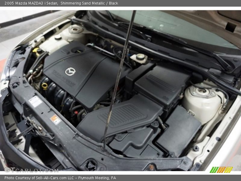 Shimmering Sand Metallic / Black 2005 Mazda MAZDA3 i Sedan