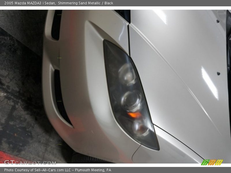 Shimmering Sand Metallic / Black 2005 Mazda MAZDA3 i Sedan