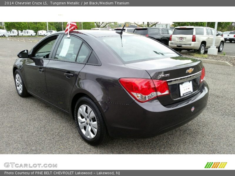 Tungsten Metallic / Jet Black/Medium Titanium 2014 Chevrolet Cruze LS