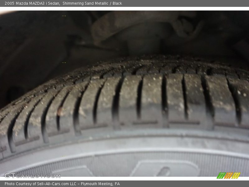 Shimmering Sand Metallic / Black 2005 Mazda MAZDA3 i Sedan
