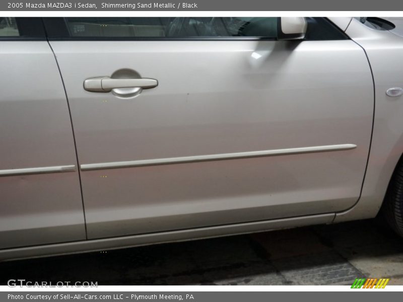 Shimmering Sand Metallic / Black 2005 Mazda MAZDA3 i Sedan