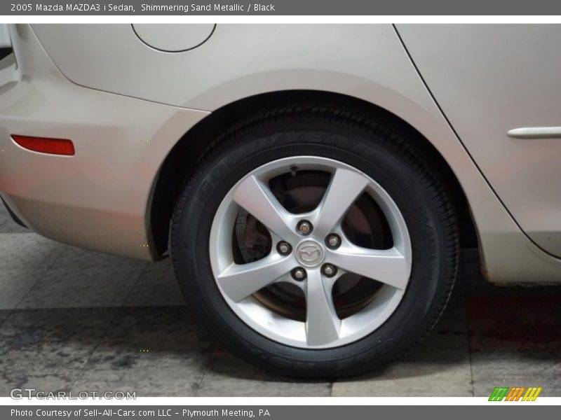 Shimmering Sand Metallic / Black 2005 Mazda MAZDA3 i Sedan