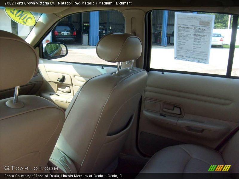 Matador Red Metallic / Medium Parchment 2002 Ford Crown Victoria LX