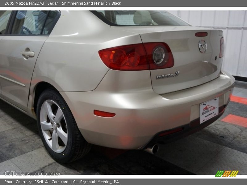 Shimmering Sand Metallic / Black 2005 Mazda MAZDA3 i Sedan